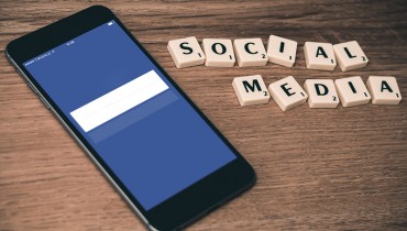 Mobile Facebook: The Ultimate Social Media Experience on the Go Mobile Facebook: The Ultimate Social Media Experience on the Go